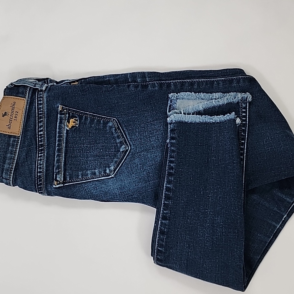 ABERCROMBIE KIDS SUPER SKINNY JEANS SIZE 11/12